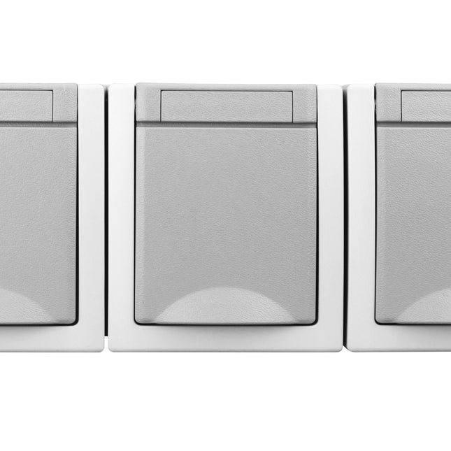 AP-3-fach Steckdose, waagrecht, vorverdrahtet, Steckklemmen